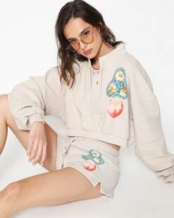 Front Page -Boys Lie 4O7A0719 b3d683dd 81f4 443d 8e4c 9c40f346a80d