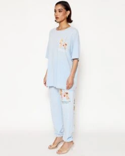 BOYS LIE X Kindling Boyfriend Tee -Boys Lie 4O7A0752 94a6c7ce 0845 42f2 af90 69d7395b2849