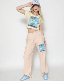 BOYS LIE X World Tour Sweatpants -Boys Lie 4O7A9388 47b2c404 67a7 4a92 8605 02008baaa028