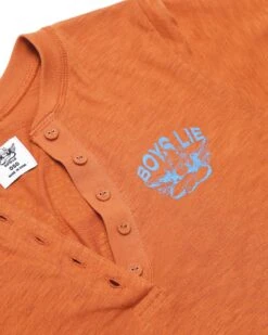 BOYS LIE X Nutmeg Perspective Shift Crop Henley 20 BOYS LIE X Nutmeg Perspective Shift Crop Henley -Boys Lie 4O7A9560r