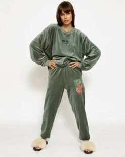 BOYS LIE X Twin Flame Velour Crewneck -Boys Lie 4O7A9637rcopy 5a1d9c40 7e3f 4b4b ae00 bb266b9993a5