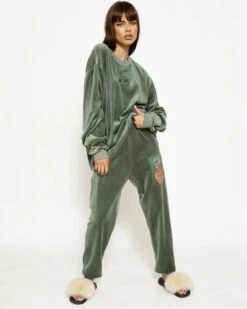 BOYS LIE X Twin Flame Velour Crewneck -Boys Lie 4O7A9641rcopy 68438ed5 ef08 44f4 bd4d e80fc6d0fe3f